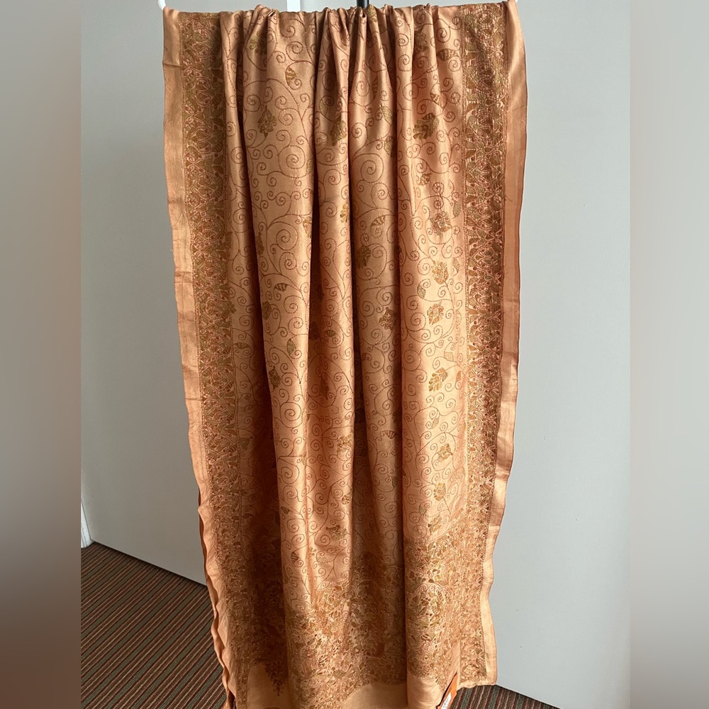 Heirloom quality 100% silk peach Kantha hand embroider shawl wrap stole Dupatta